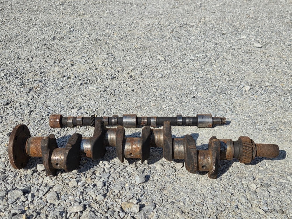 Caterpillar D2 Cam Shaft: Caterpillar D2 Cam Shaft