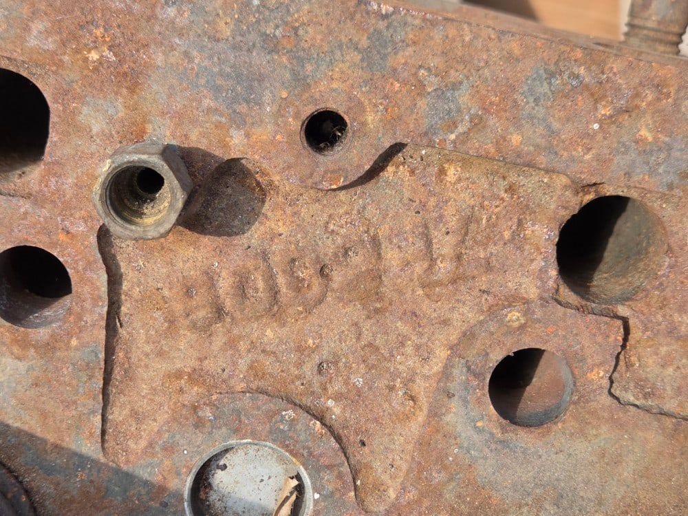 Caterpillar D2 Head - 5