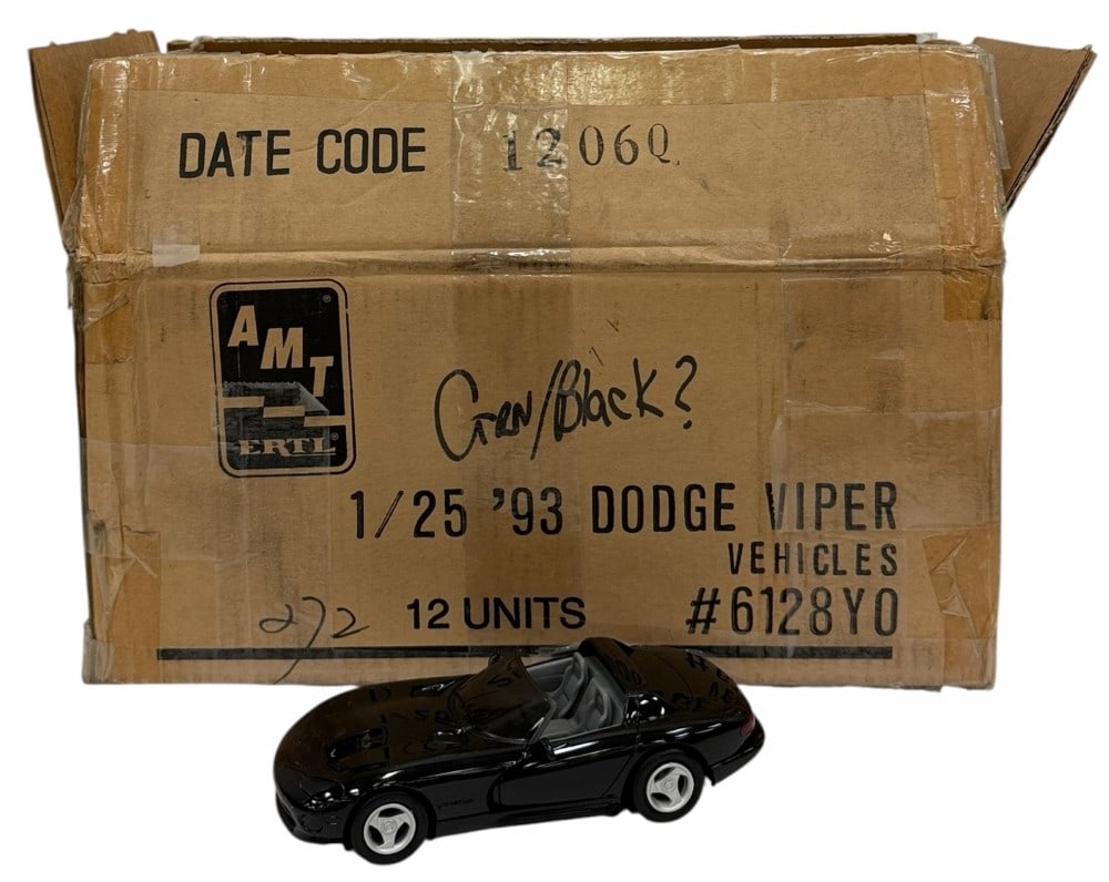 (NIB) 1/25 Scale '93 Dodge Viper Vehicles 12 Units In AMT ERTL Factory Box #6128Y0 (1 of 5)