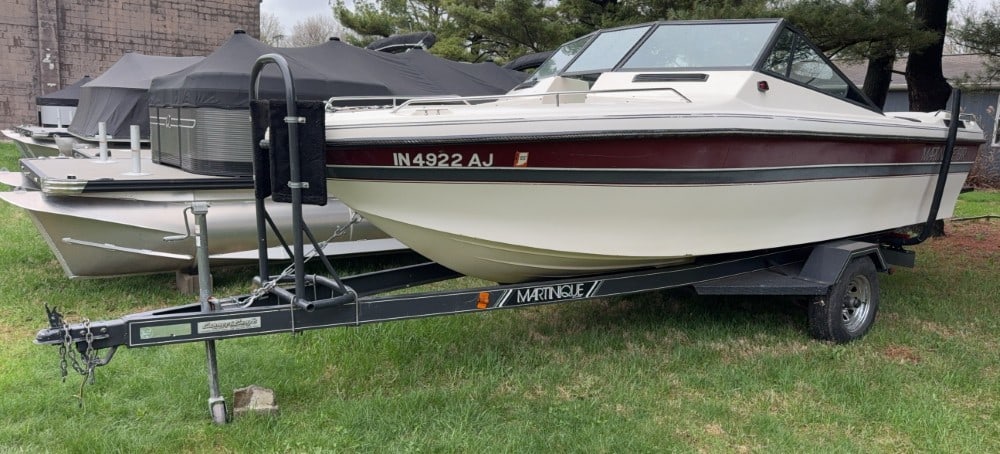 1988 Correct Craft Martinique Bowrider 20' Ski Boat (1 of 20)