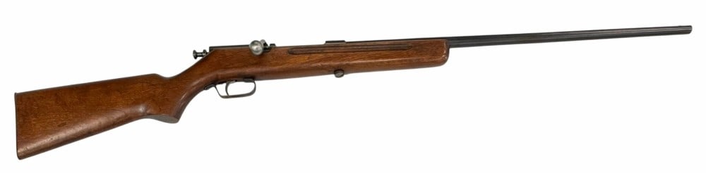 Wards Western Field .410 Bolt Action Shotgun: Wards Western Field .410 Bolt Action Shotgun.? The vintage Wards Western Field .410 single shot shotgun is in nice used condition.? Barrel measures 24 inches in length.? Blueing is nice and has a soft