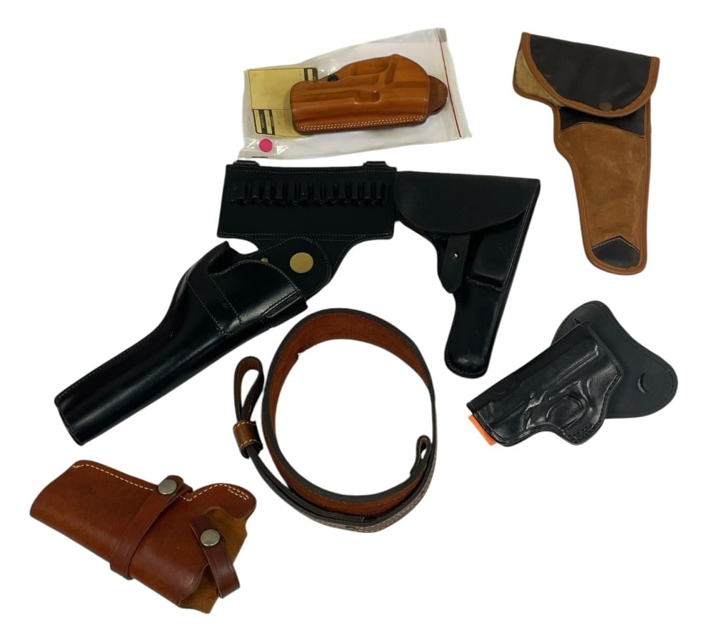 Leather holster Lot of Various Makes and Models: Leather holster Lot of Various Makes and Models. This lot consists of Leather holsters all in very nice used condition for Luger, S&W 21 64, Sig Sauer P220, H&K P7M8, Colt C5 PY, and Bauer Brothers AU