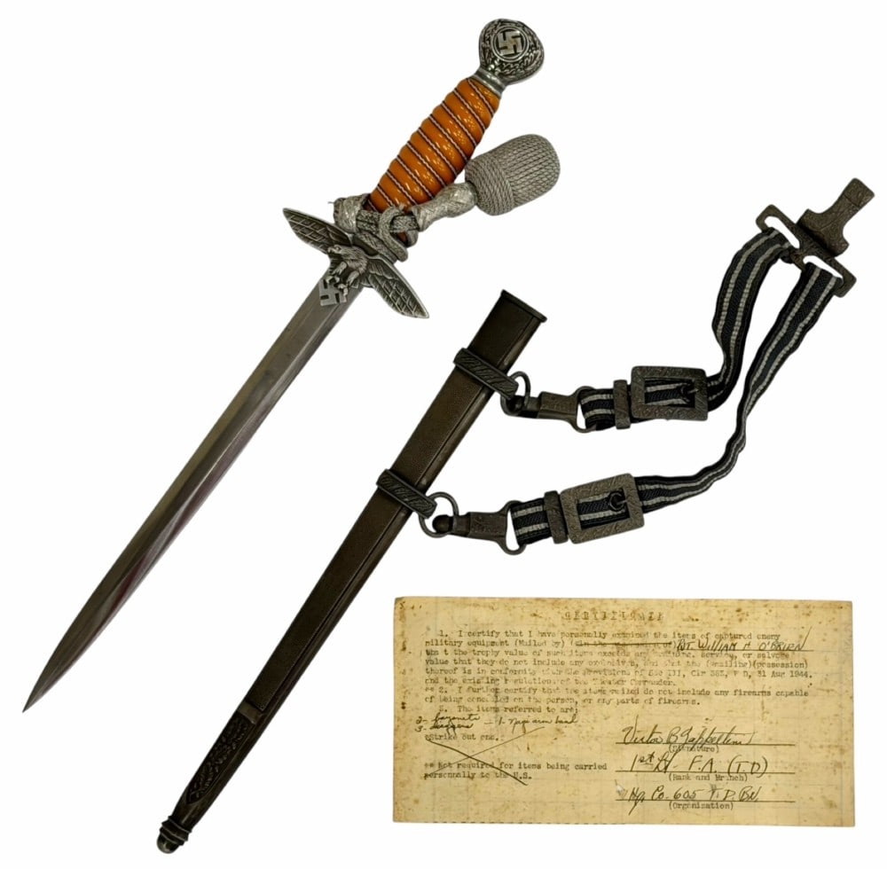 WW II German Luftwaffe 2nd Model Dagger with Deluxe Hanger (1 of 20)