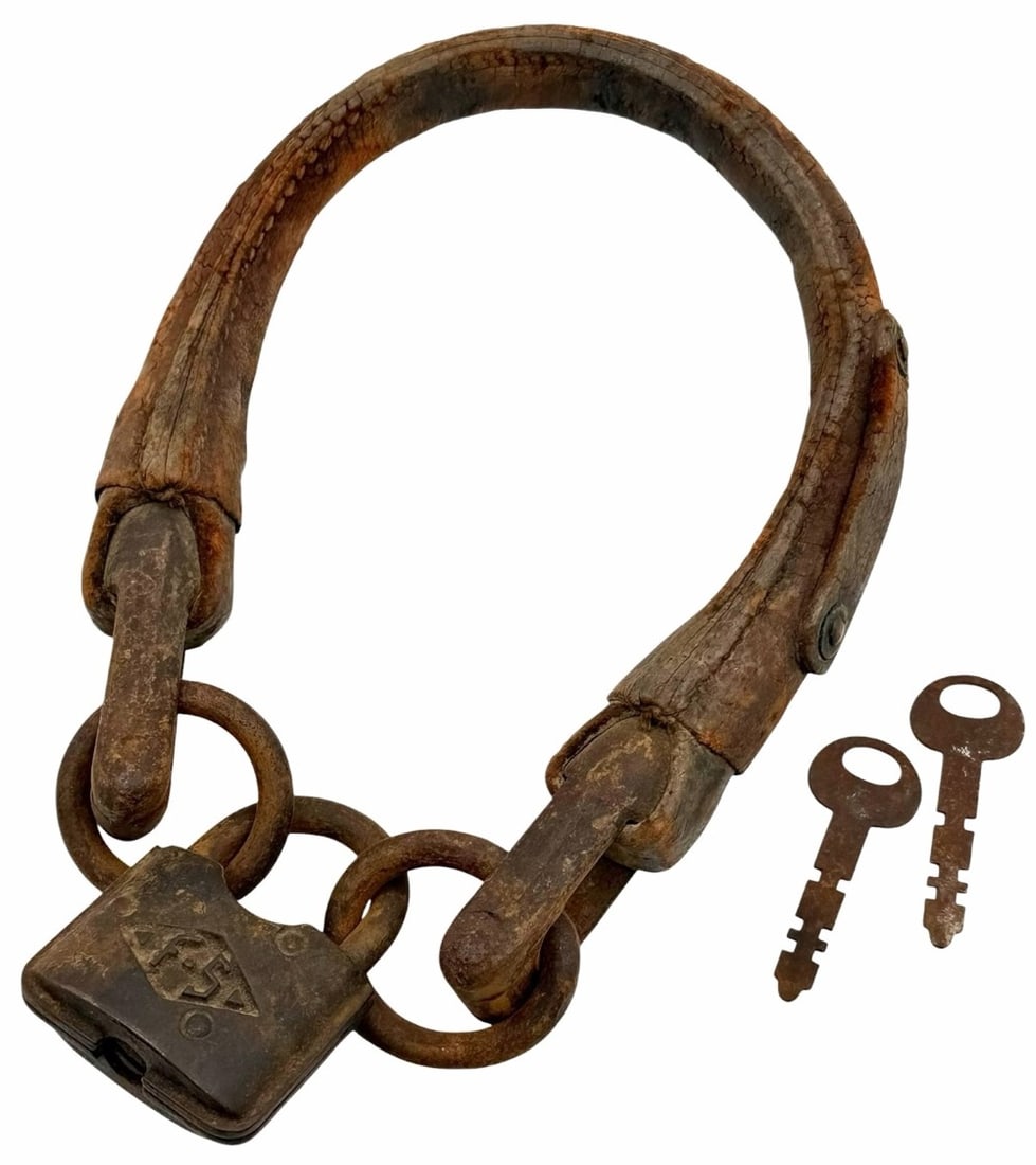 Antique F-S Neck Shackle With Key (1 of 8)