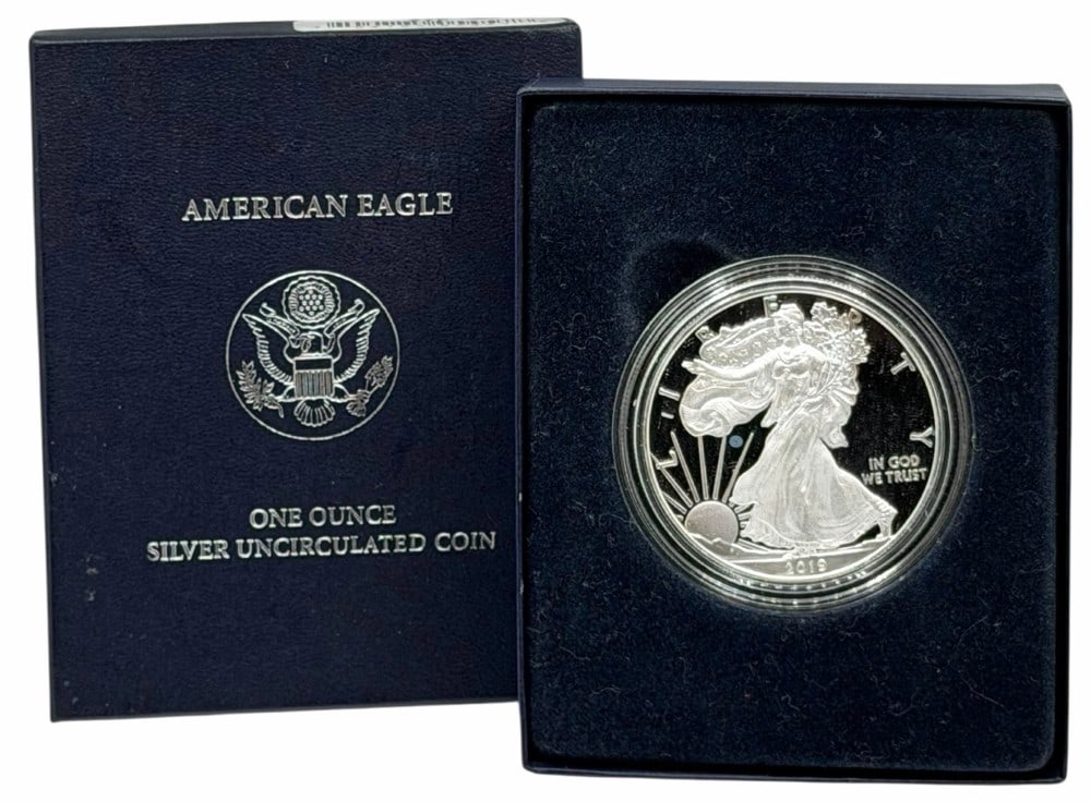 2019 United States $1 American Eagle Silver Coin in Box (1 of 4)