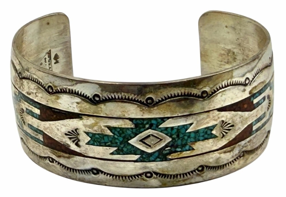 VanHorne Collection Charlie Singer Sterling Silver Native American Navajo Cuff Bracelet: VanHorne Collection Charlie Singer Sterling Silver Native American Navajo Cuff Bracelet. It is engraved on one of the ends of the bracelet with VHC STERLING and Charlie Singer hallmark. It measures 2.