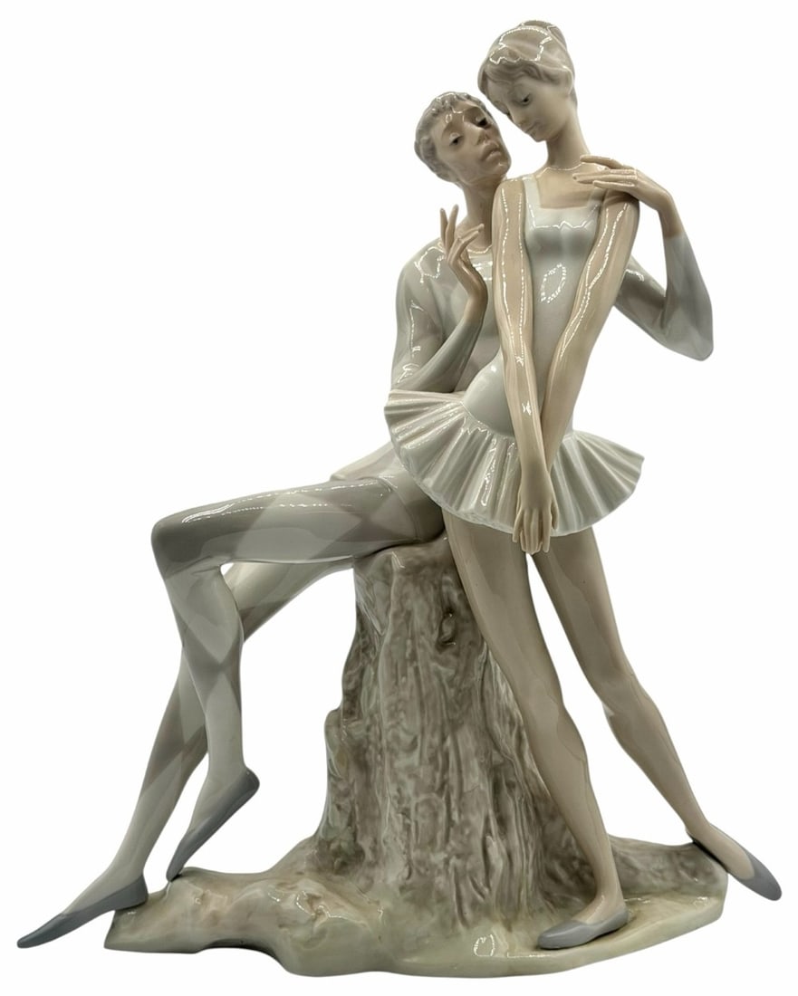 Lladro "Idyl" Ballerina Porcelain Figurine (1 of 8)
