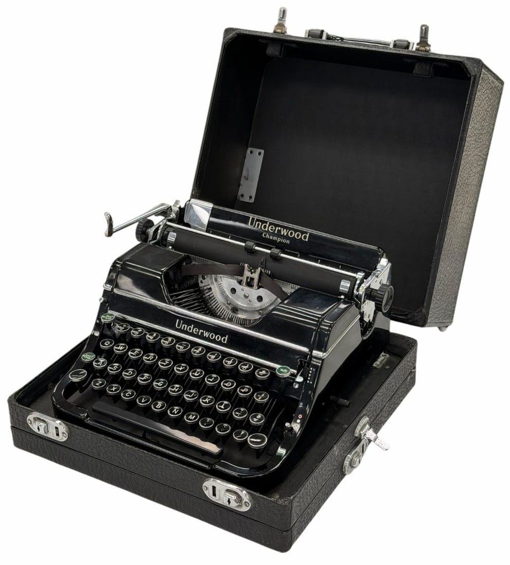 Underwood Champion Portable Typewriter With Legs And Case (1 of 8)