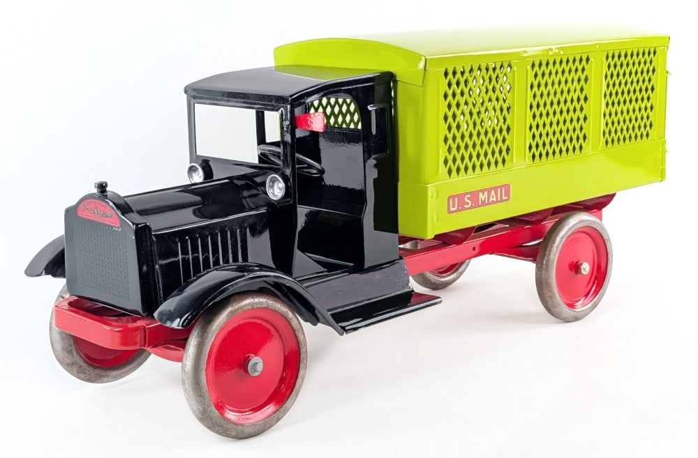 Restored Keystone Packard U.S. Mail Truck (1 of 9)