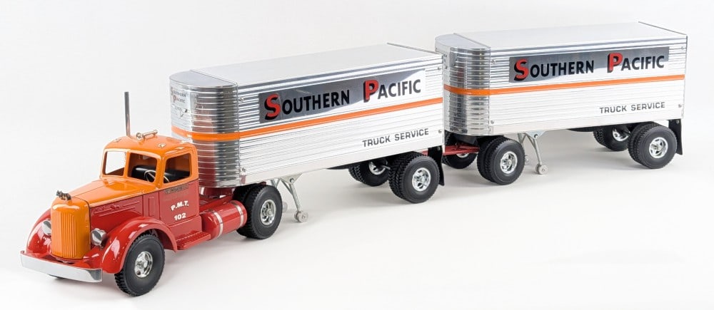 Fred Thompson Smith Miller L Mack Southern Pacific Truck with Double Trailers (1 of 15)