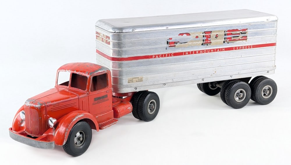 Smith Miller L Mack Truck with PIE Trailer (1 of 10)