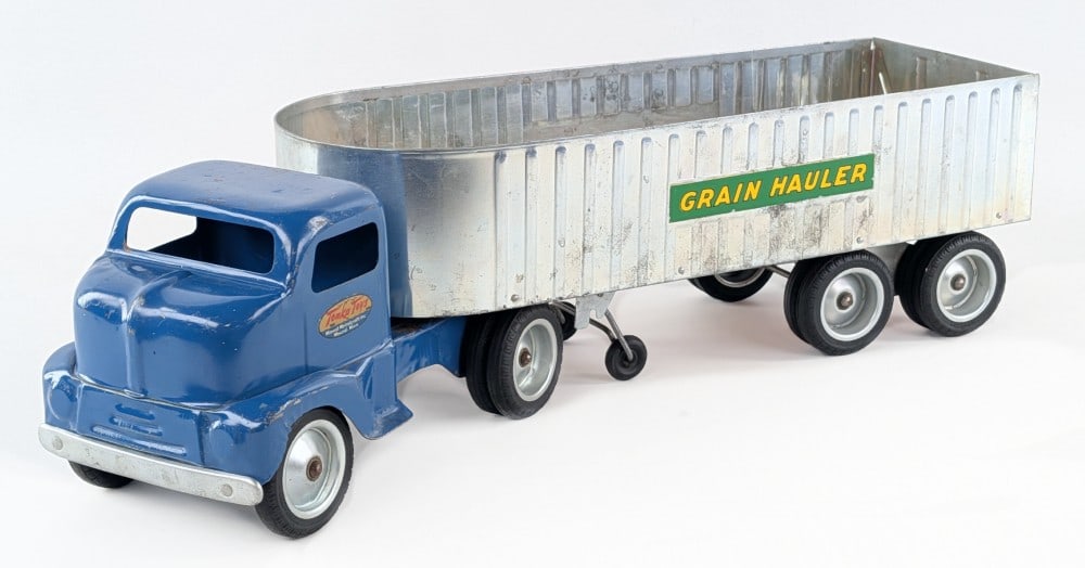 Tonka Grain Hauler Truck & Trailer (1 of 8)