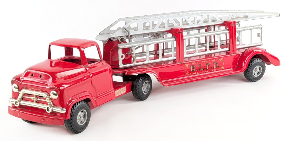Buddy L Fire Department Aerial Ladder Truck (1 of 7)