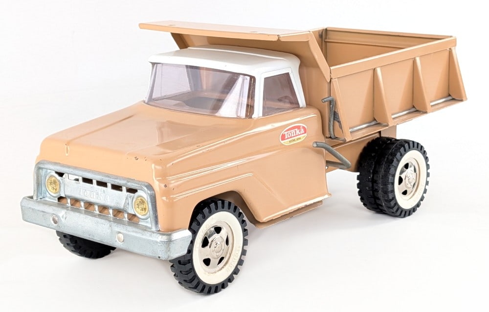 Original Tonka Tan & White Dump Truck (1 of 7)