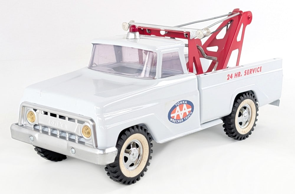 Restored Tonka AA Wrecker 24 Hour Service Tow Truck (1 of 6)