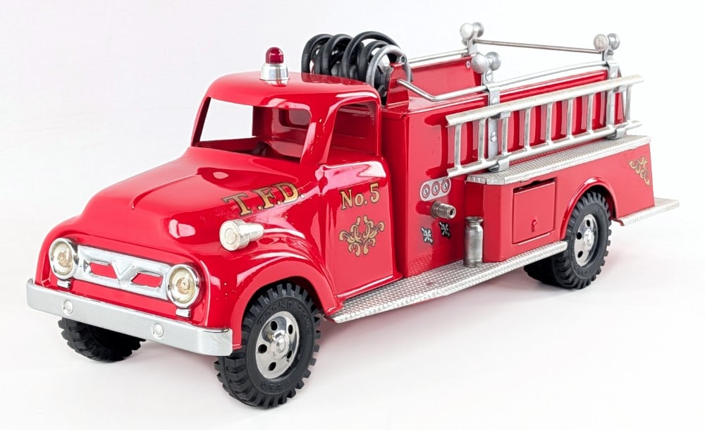 Restored Red Tonka Suburban Pumper No. 5 Fire Truck (1 of 6)