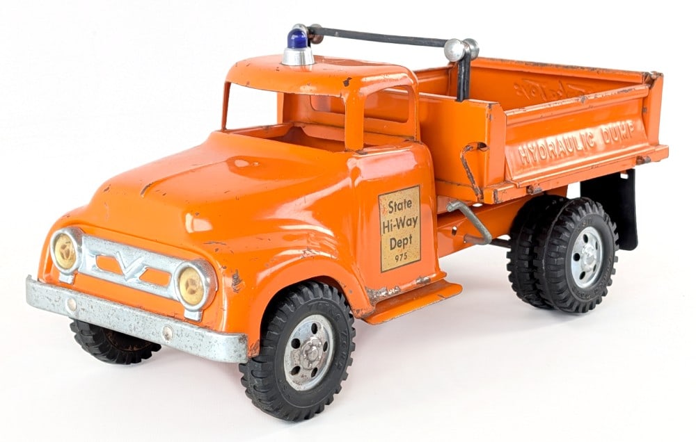 Original Tonka State Hi-Way Dept. Hydraulic Dump Truck (1 of 7)