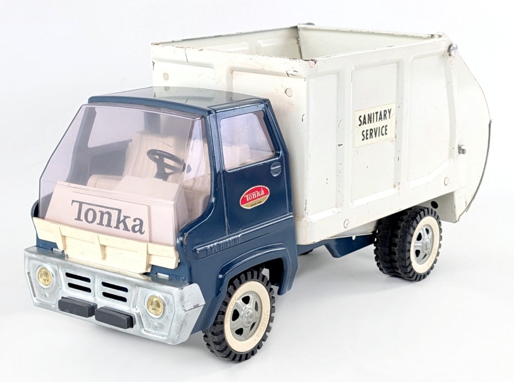 Original Tonka Gas Turbine Sanitary Service Garbage Truck (1 of 7)
