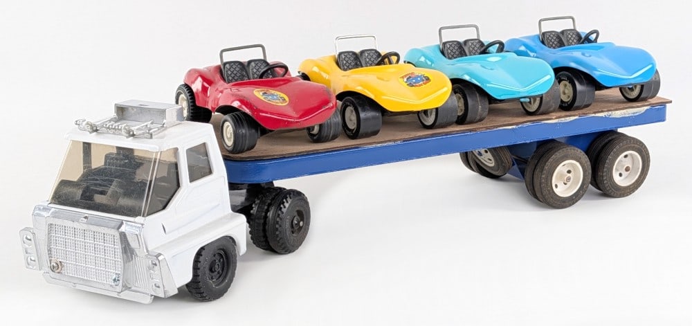 Custom Structo Truck w/ Flatbed Trailer & Four Tonka Dune Buggy's (1 of 10)