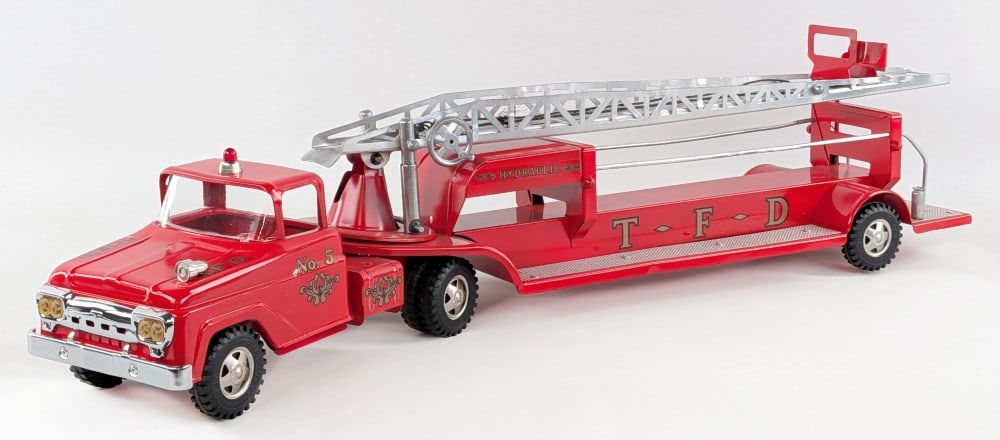 Custom Tonka No. 5 Aerial Ladder Fire Truck (1 of 7)