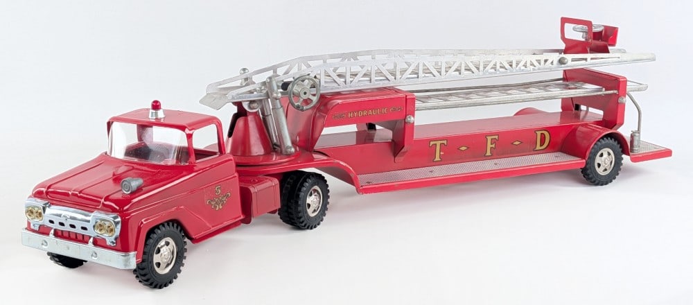 Tonka Aerial Ladder No. 5 Fire Truck (1 of 9)