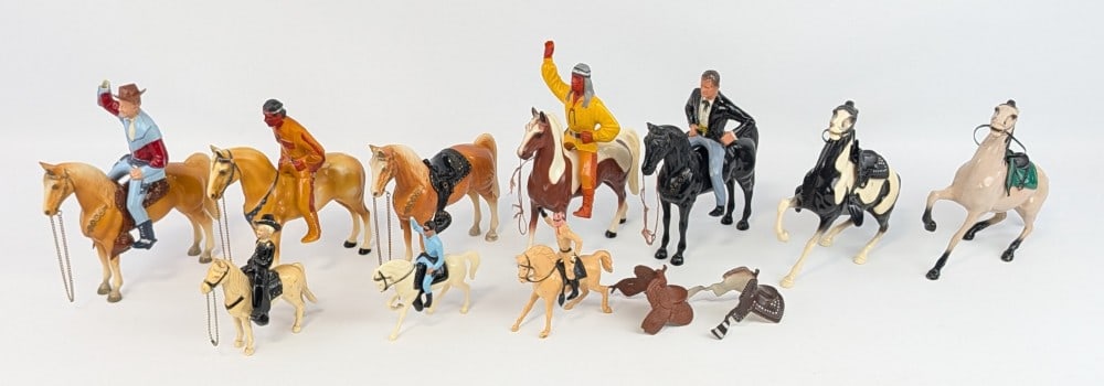 Large Lot Of Hartland Cowboys and Horses (1 of 7)
