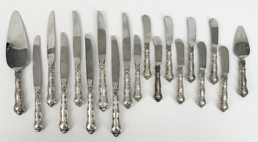 19 Piece Gorham Sterling Silver "Strasbourg" Flatware Items (1 of 9)