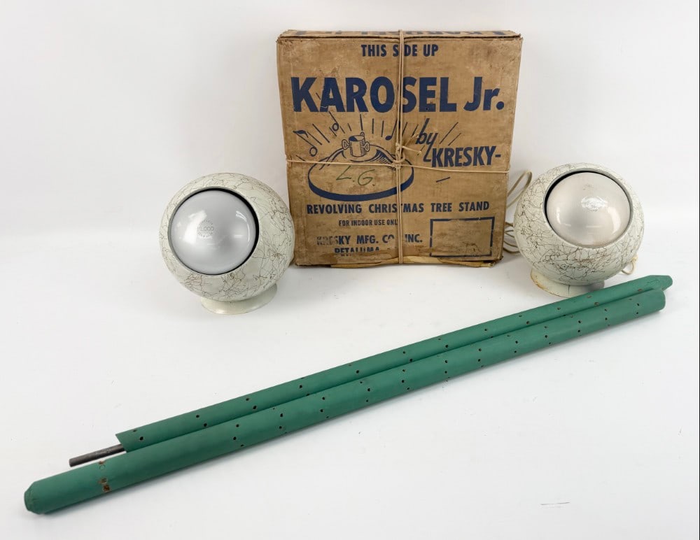 Vintage 7-Foot Green Aluminum Christmas Tree With Revolving Musical Stand & Spotlights (1 of 5)