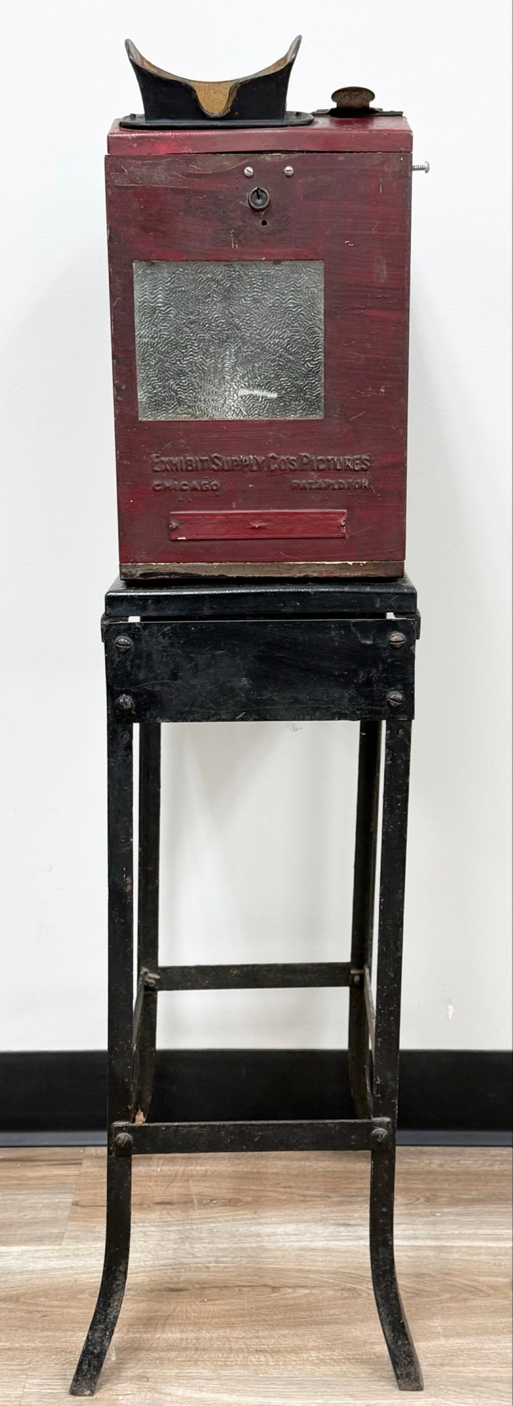 Antique 1 Cent Exhibit Supply Co. Arcade Viewing Machine On Stand (1 of 8)