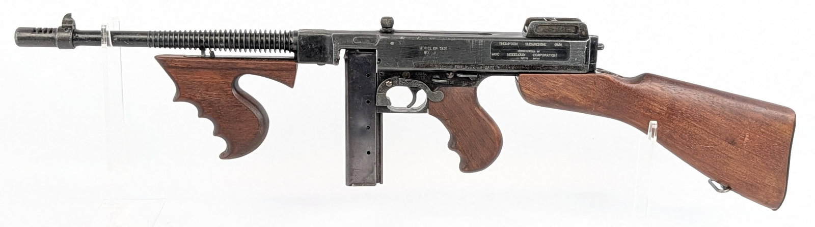 MGC Model Gun Co. M1921 Thompson Machine Gun Non-Firing Replica (1 of 11)