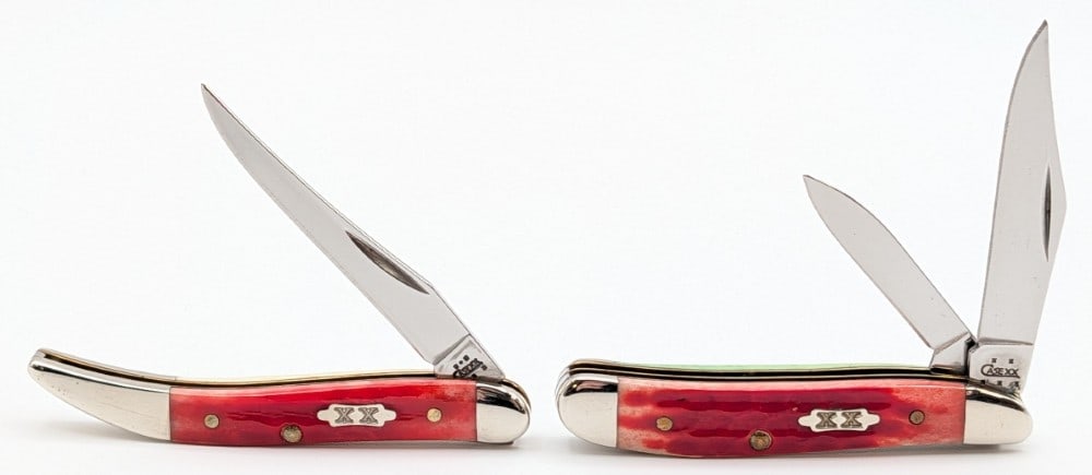 2004 & 05 Red White Tiny Toothpick 610096 & Red Green Peanut 6220: Knives are in very nice condition with light scuffs and tarnishing on the bolsters from handling. Largest overall measures 3in when closed.