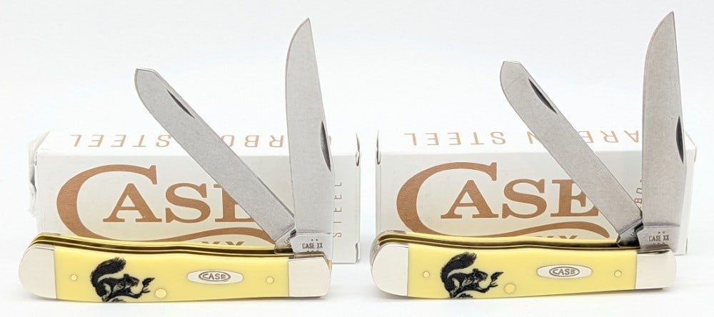 (2) 2025 Case XX Synth Yellow Trappers 3254 w/ Boxes: Knives are in like new condition. Overall measures 4-1/8in when closed.