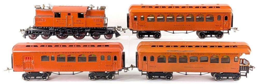 Prewar Ives Wide Gauge 3243 Locomotive and Passenger Cars (1 of 17)