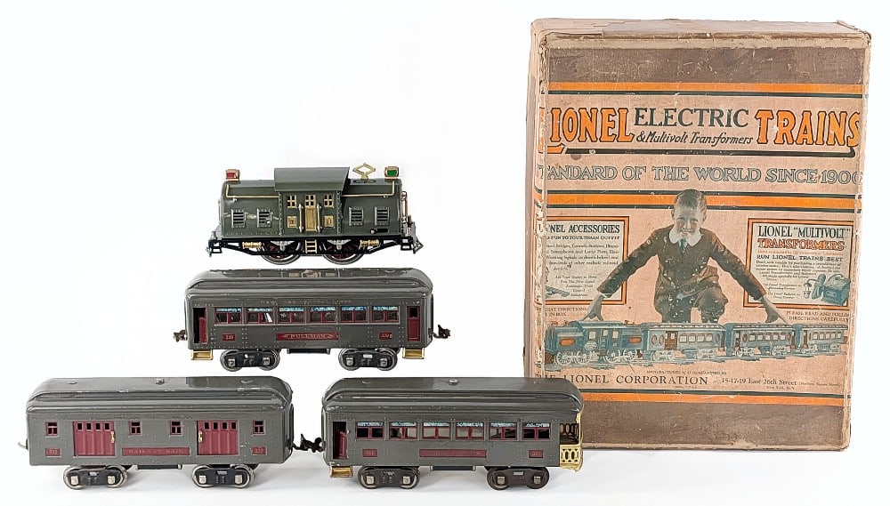 Lionel No. 10 Engine & 3-Car Passenger Set w/ Box (1 of 20)