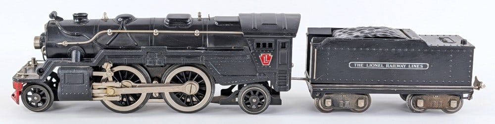 Lionel Standard Gauge 1835E Locomotive & Tender: Prewar Lionel standard gauge 1835E black locomotive and black 1835W tender. Both have some light paint loss and would benefit from a detailed cleaning.