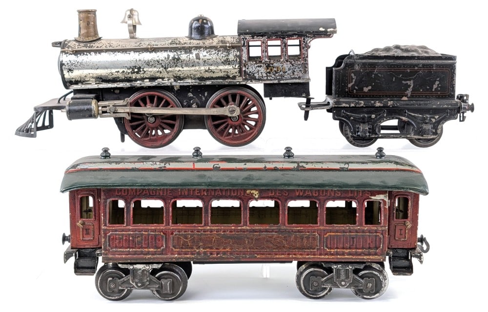 German Marklin Locomotive w/ Tender & Passenger Car (1 of 12)