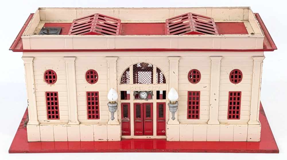 Lionel No. 116 Passenger Train Station - Red (1 of 11)