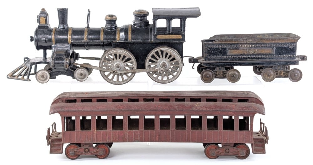 Ives Cast Iron Floor Train Set (1 of 15)