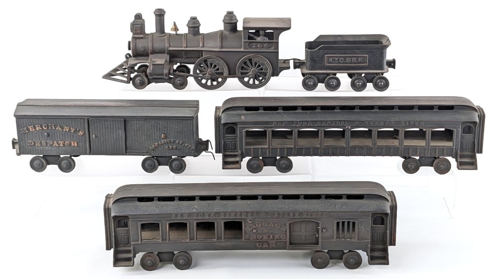 Ideal Cast Iron #154 Engine with NYC & HR Tender & (3) Cars (1 of 15)