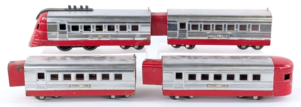 Lionel Jr. Chrome and Red Streamliner Passenger Set (1 of 9)