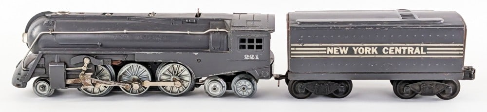 Lionel 221 steam locomotive with 221-W tender (1 of 10)
