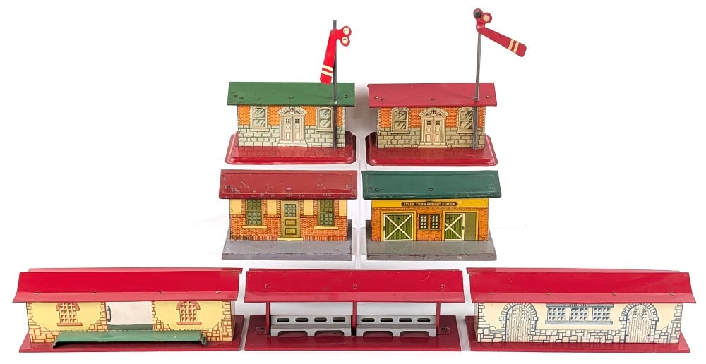 Hafner, Marx, American Flyer Tinplate Train Stations (1 of 7)