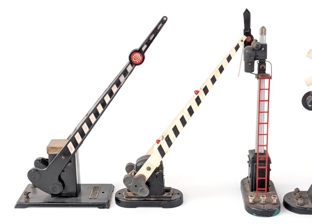 Model Railroad Train Signals - 8