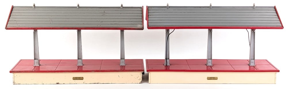 (2) Lionel No. 155 Freight Stations (1 of 17)