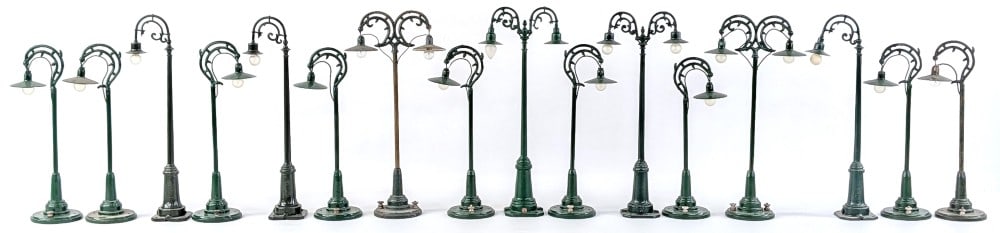 Lionel Lamp Post Train Accessories - 6