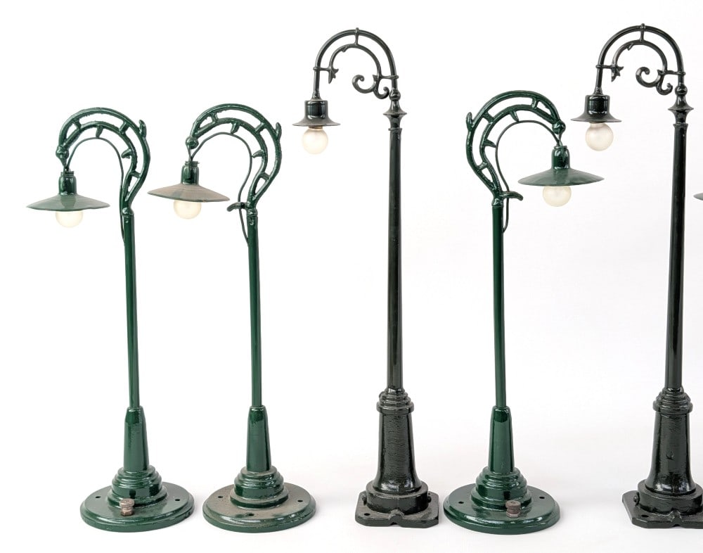 Lionel Lamp Post Train Accessories - 7