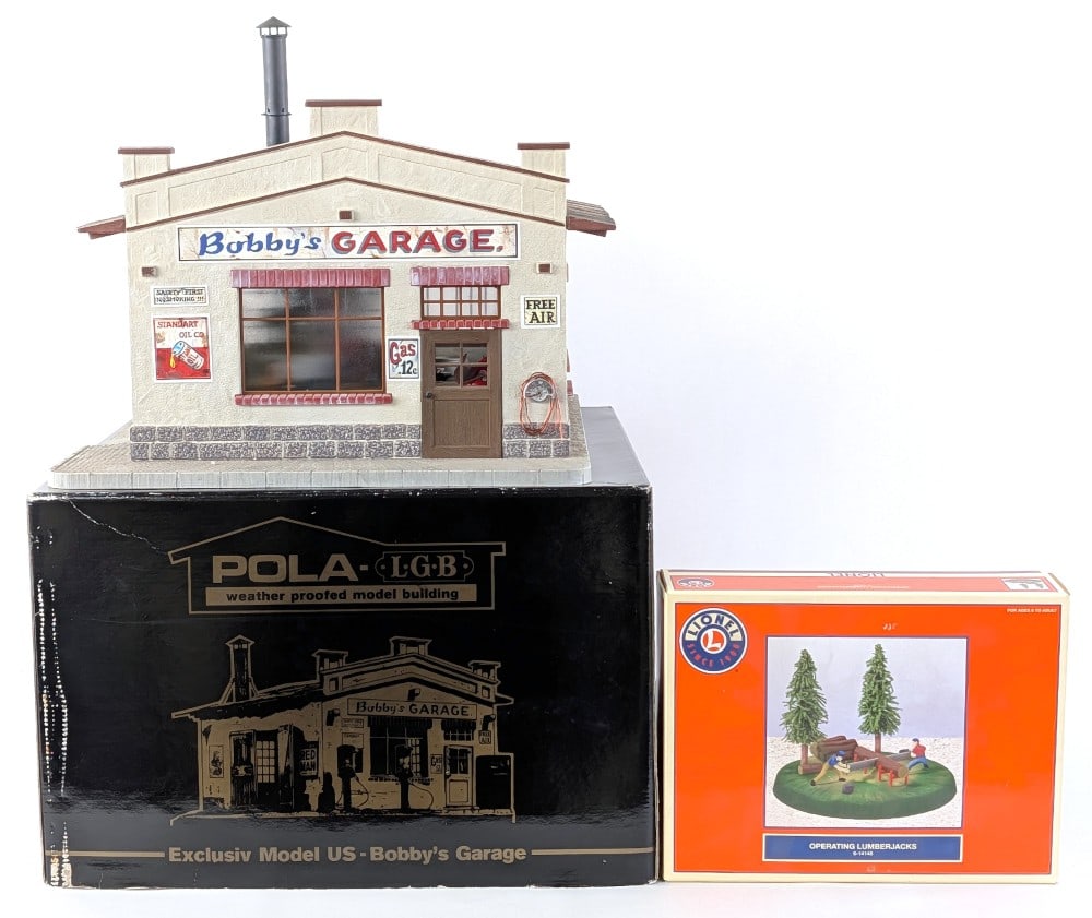 Pola LGB Bobby's Garage and Lionel Operating Lumberjacks (1 of 17)