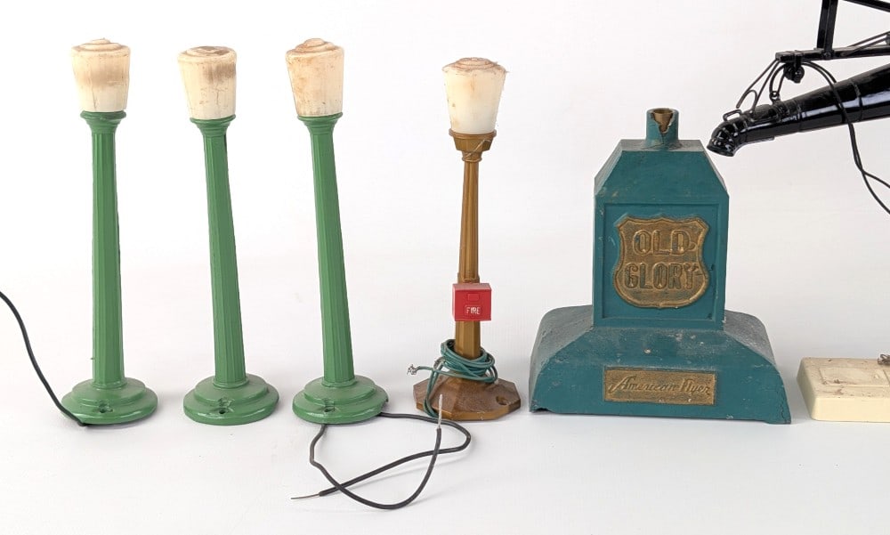 Model Railroad Train Accessories - 8
