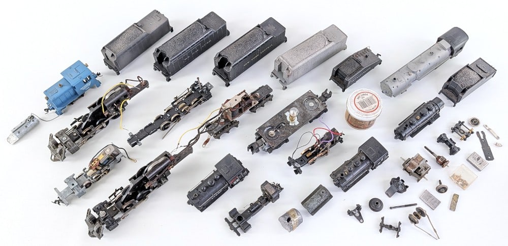 HO Scale Locomotive and Tender Parts Lot (1 of 12)