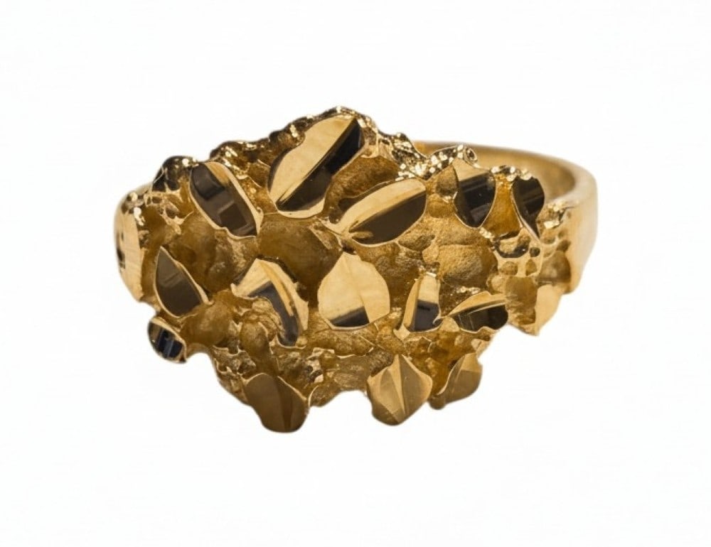 10kt Yellow Gold Nugget Ring: The ring is a size 7 and weighs 3.57 grams